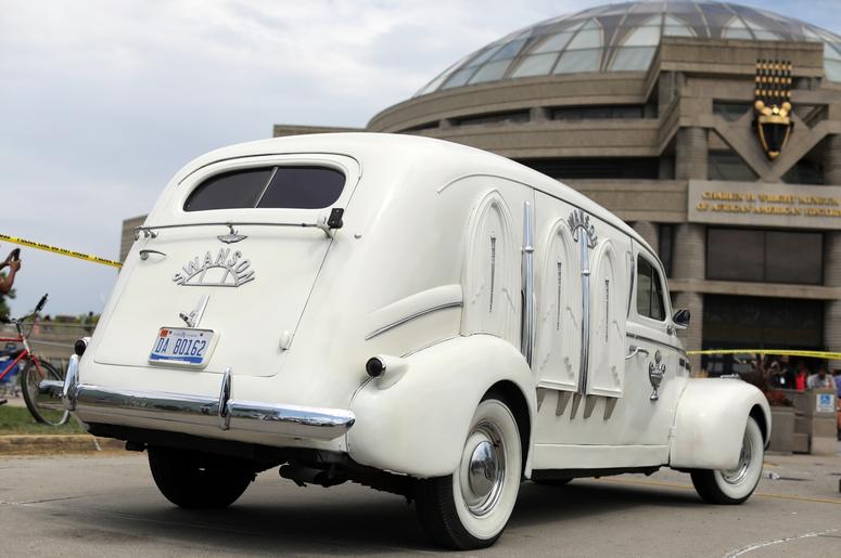 Aretha Franklin's Hearse aretha_franklin