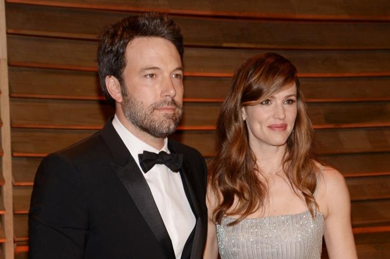 Ben Affleck and Jennifer Garner at 2014 Vanity Fair Oscar Party in West Hollywood, CA (March 2, 2014) Ben Affleck and Jennifer Garner at 2014 Vanity Fair Oscar Party in West Hollywood, CA (March 2, 2014)