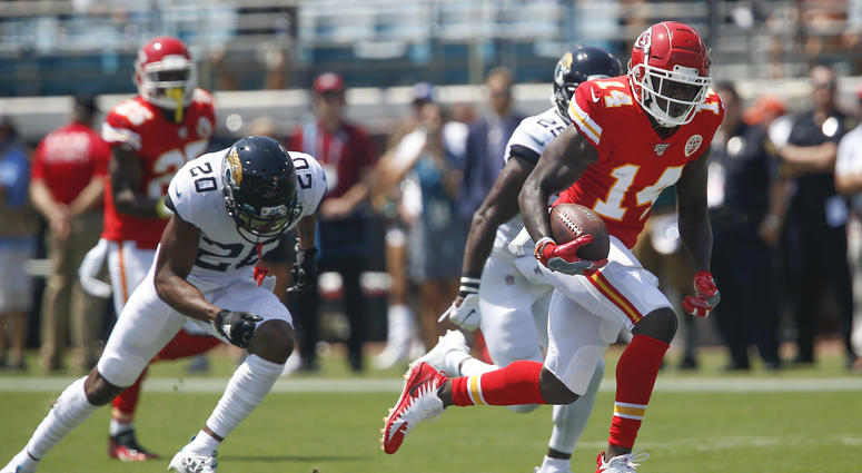Chiefs receiver Sammy Watkins runs for the end zone against the Jacksonville Jaguars