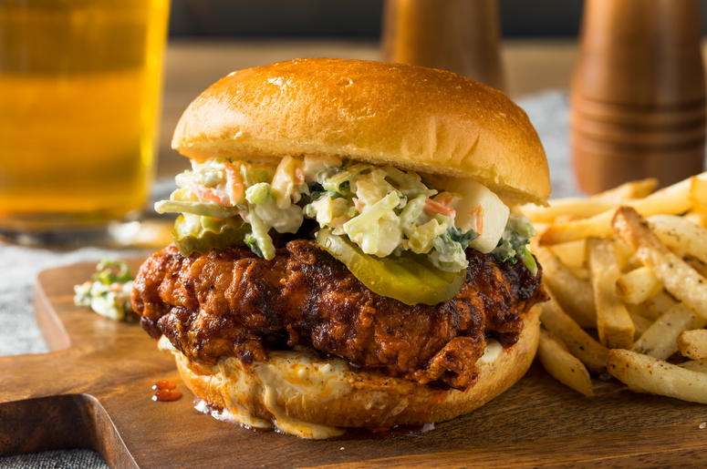 Popeye's Chicken Sandwich Burgers and Bottles Eagan, Popeye's chicken sandwich, chic-fil-a chicken sandwich