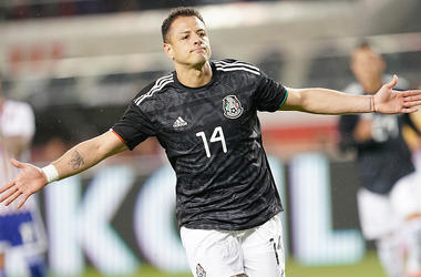Golazo Del Chicharito Con El Sevilla Javier Hernandez #14 of the Mexico National team celebrates after he scored against Paraguay during the first half of their soccer game at Levi's Stadium on March 26, 2019 in Santa Clara, California.