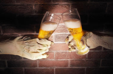 Los 5 Bares Mas Embrujados De Fort Worth Scary hands of monster . Halloween concept.