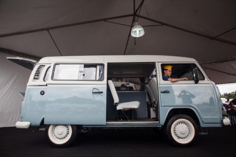 Pasajero Salta De Combi En Movimiento Para No Ser Asaltado A Volkswagen Kombi minibus is displayed during an exhibition of the vehicles on December 8, 2013 in Sao Bernardo do Campo, Brazil. The event celebrates the last of the iconic Volkswagen minibuses to come off the assembly line in Brazil, which was the last
