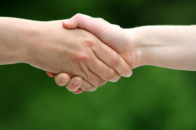 Comenzando el dia con un saludo y abrazo Comenzando el dia con un saludo y abrazo
