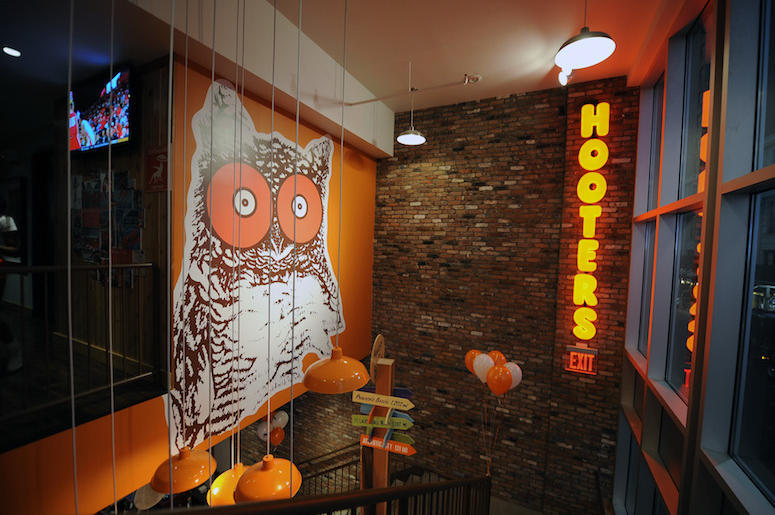 Hooters Hooters