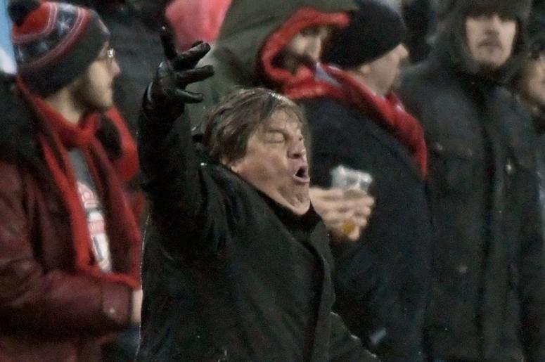 El Piojo Choca Su Carro y Se Encabrita Con Empleados Del América Soccer: Concacaf Champions League-Club America at Toronto FC