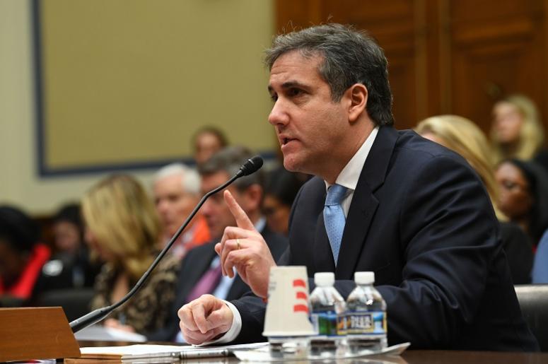 Trump Es Un Racista, Un Estafador, Un Tramposo, Dijo Su Ex Abogado Michael Cohen, President Donald Trump's longtime personal attorney, testifies before the House Committee on Oversight and Reform on Feb. 27, 2019 in Washington. Cohen was sentenced to three years in p...