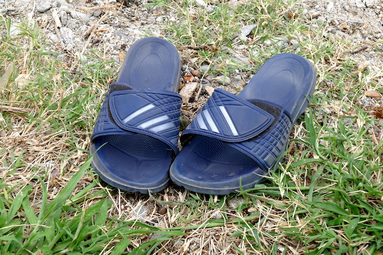 Chanclas Con Fanny Packs Chanclas Con Fanny Packs