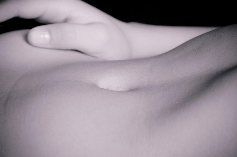 Kendall Jenner Reta Las Reglas De Instagram Apareciendo Desnuda Naked woman belly BW
