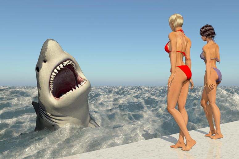 Mujer Da De Comer A Tiburón y Casi Pierde El Dedo Índice Attractive women watching a great white shark