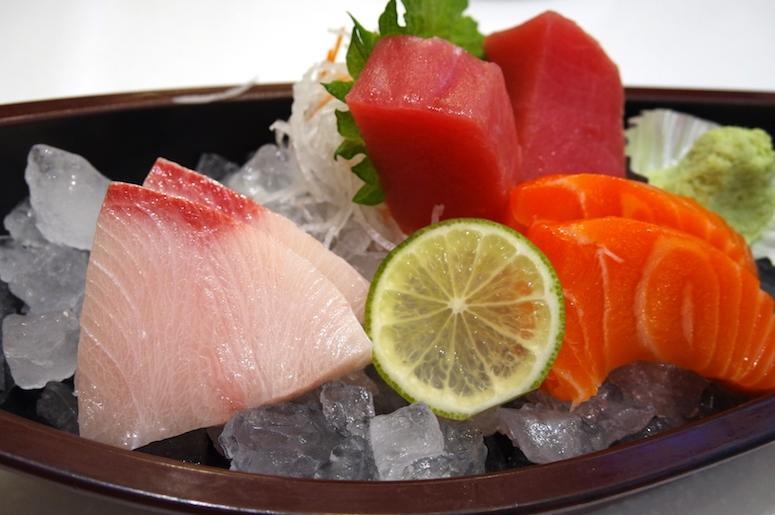 pescado crudo pescado crudo