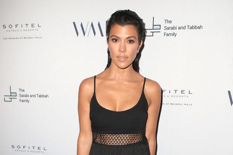 Los Angeles, California - Kourtney Kardashian. Syrian American Medical Society Benefit Event hosted by Amber Heard held at The Sofitel Hotel. Kourtney Kardashian En Bikini En Brincolin