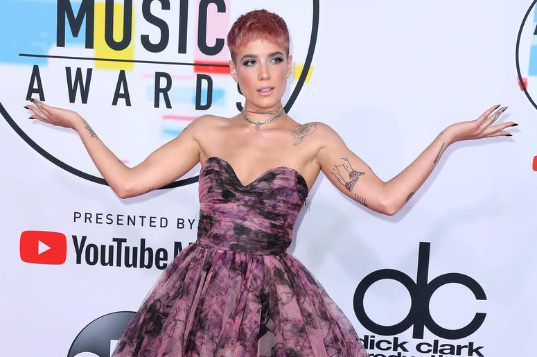 Halsey at the 2018 American Music Awards Halsey at the 2018 American Music Awards