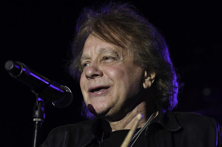 Jan 14, 2017; Pompano Beach, FL, USA; Eddie Money performs at the Pompano Beach Amphitheatre. Credit: Ron Elkman/USA TODAY NETWORK