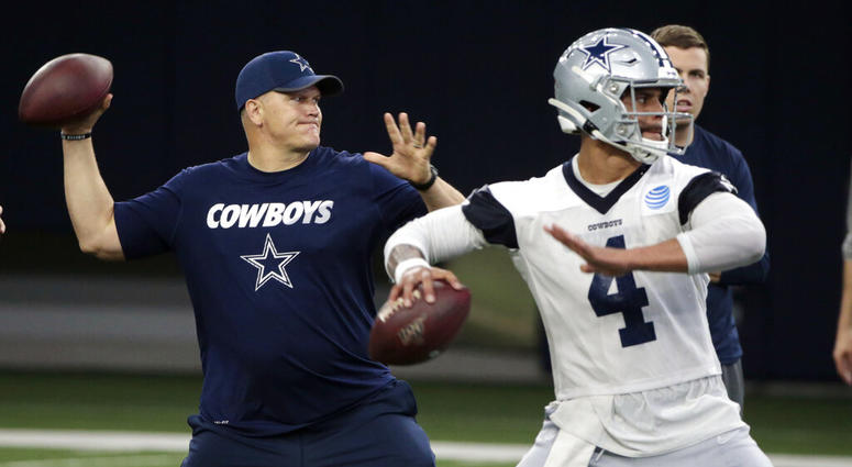 Dallas Cowboys quarterbacks coach Jon Kitna Dallas Cowboys quarterbacks coach Jon Kitna