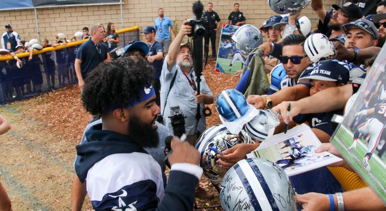 Ezekiel Elliott At 2018 Dallas Cowboys Training Camp Ezekiel Elliott At 2018 Dallas Cowboys Training Camp