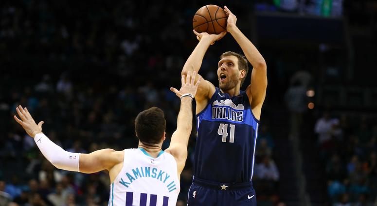 Dallas Mavericks at Charlotte Hornets Dallas Mavericks at Charlotte Hornets