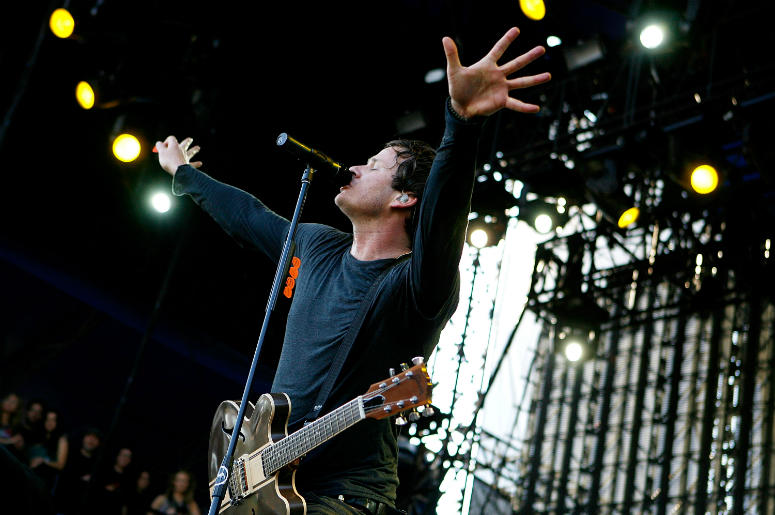 Tom DeLonge with Angels and Airwaves performs during the 2008 Voodoo Experience Tom DeLonge with Angels and Airwaves performs during the 2008 Voodoo Experience