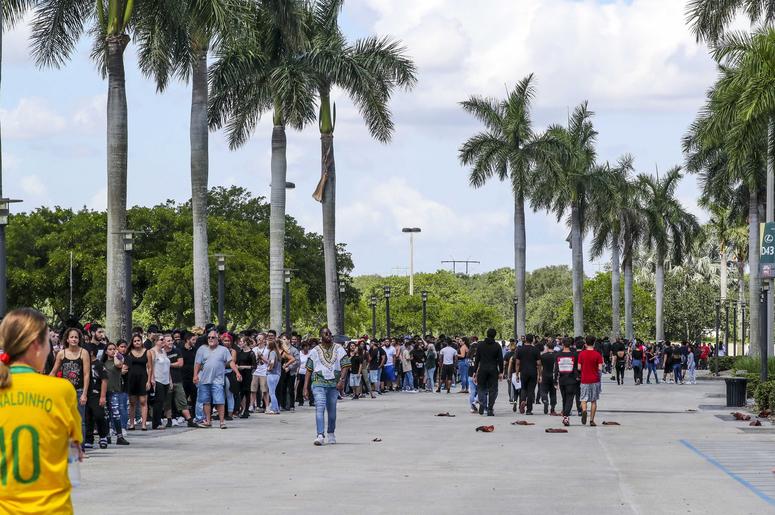 June 27, 2018; Sunrise, FL, USA; A six-hour, open-casket viewing was held for fans of South Florida rapper XXXTentacion at the BB&T Center. Around a thousand fans, who came from all over, waited outside for a couple hours or longer to get in. They are exp