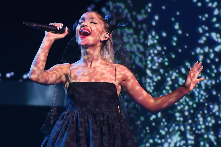 Ariana Grande performs at the 2018 Billboard Music Awards Ariana Grande performs at the 2018 Billboard Music Awards