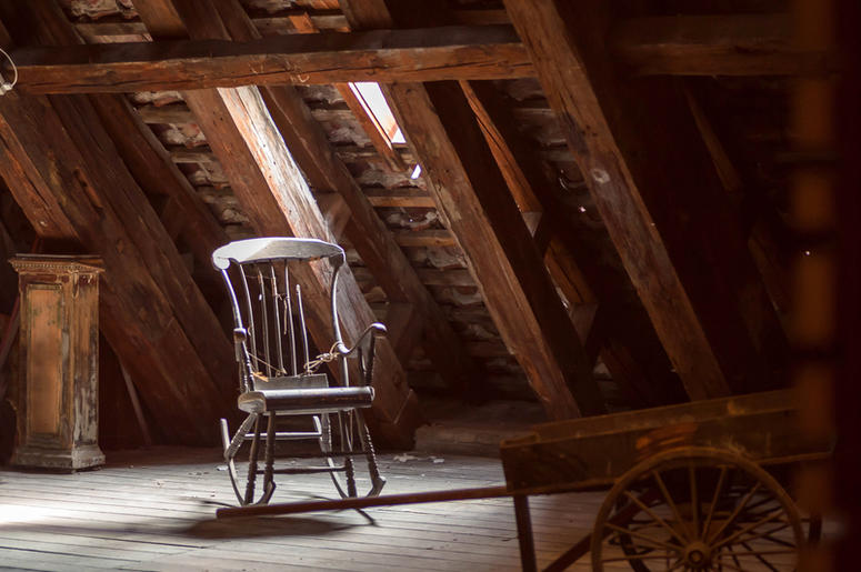 Creepy Rocking Chair Creepy Rocking Chair