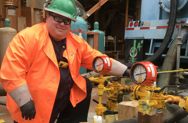 Eric Eckenrode adjusting the flow of HF at PES. Eric Eckenrode adjusting the flow of HF at PES.