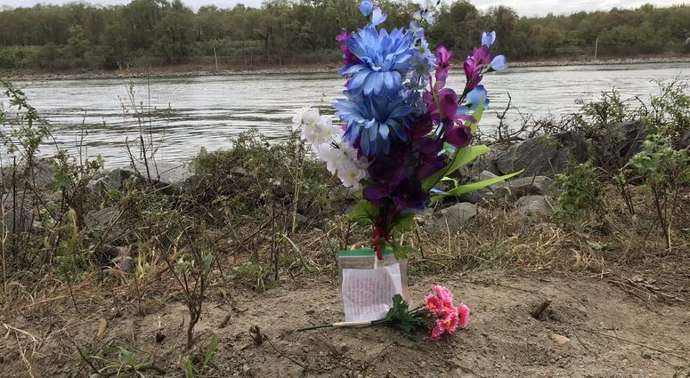 Flowers and a note left behind for the victims of the crash into the Chesapeake and Delaware Canal. Flowers and a note left behind for the victims of the crash into the Chesapeake and Delaware Canal.