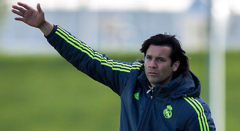Head coach Santiago Solari of Real Madrid CF gives instructions during the UEFA Youth League Quarter Finals match between Real Madrid CF and SL Benfica at Estadio Alfredo Di Stefano on March 8, 2016 in Madrid, Spain. Santiago Solari