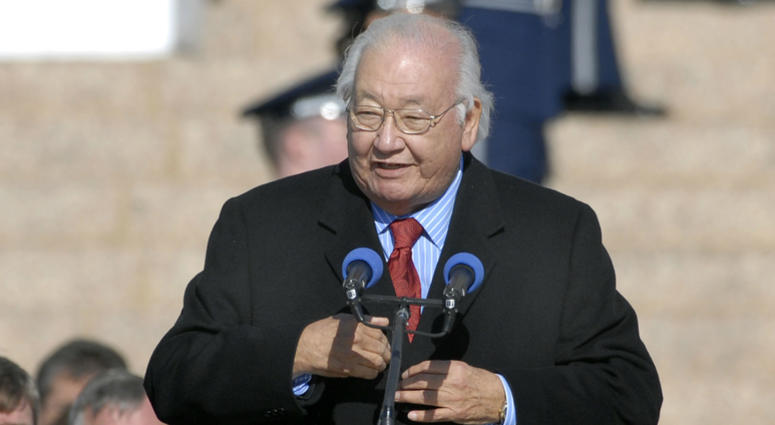 In this Monday, Jan. 8, 2007 photo, Pulitzer Prize-winning writer N. Scott Momaday recites a poem at the inauguration of Oklahoma Gov. Brad Henry at the State Capitol in Oklahoma City. In this Monday, Jan. 8, 2007 photo, Pulitzer Prize-winning writer N. Scott Momaday recites a poem at the inauguration of Oklahoma Gov. Brad Henry at the State Capitol in Oklahoma City.