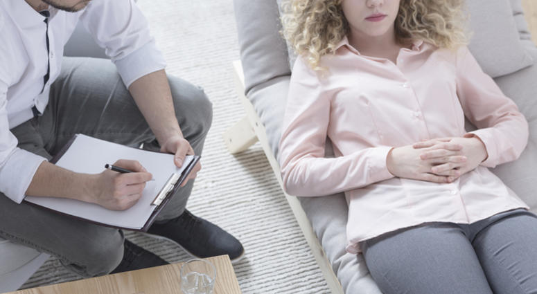 A new report takes a look at the use of a 15 minute pre-operative hypnosis session given to women prior to minor breast cancer surgery. Hypnosis