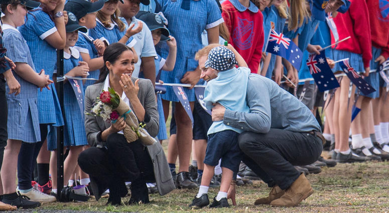 10/17/2018 - The Duke and Duchess of Sussex are greeted by schoolchildren as they arrive at Dubbo City Regional Airport, in Dubbo, New South Wales, on the second day of the royal couple's visit to Australia. 10/17/2018 - The Duke and Duchess of Sussex are greeted by schoolchildren as they arrive at Dubbo City Regional Airport, in Dubbo, New South Wales, on the second day of the royal couple's visit to Australia.