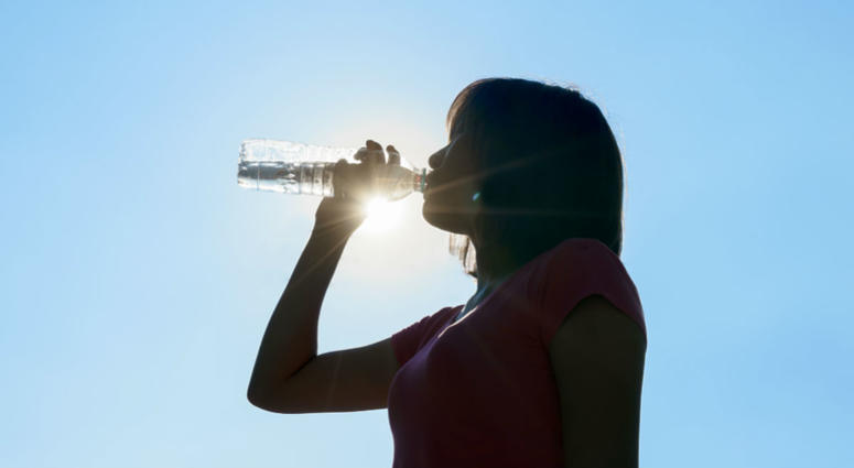 drinking water in hot summer drinking water in hot summer