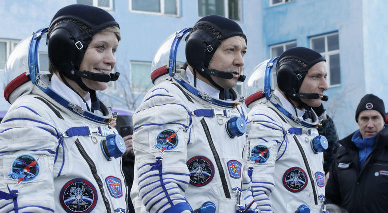 U.S. astronaut Anne McClain, left, Russian cosmonaut Оleg Kononenko, centre, and CSA astronaut David Saint Jacques, members of the main crew of the expedition to the International Space Station U.S. astronaut Anne McClain, left, Russian cosmonaut Оleg Kononenko, centre, and CSA astronaut David Saint Jacques, members of the main crew of the expedition to the International Space Station
