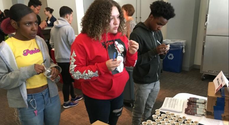 Students sampled meatless chicken nuggets, vegan burgers, dark chocolate and sea salt bars, vegan meatballs, turkey chili, organic cereal bars, and other offerings from two dozen vendors before rating them. Students sampled meatless chicken nuggets, vegan burgers, dark chocolate and sea salt bars, vegan meatballs, turkey chili, organic cereal bars, and other offerings from two dozen vendors before rating them.