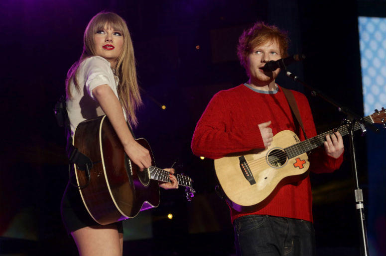 Watch Taylor Swift Wears Flats For Ed Sheeran In Funny Candid Clip Watch Taylor Swift Wears Flats For Ed Sheeran In Funny Candid Clip