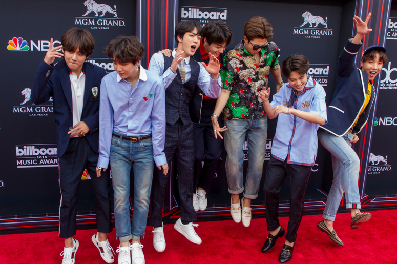 BTS walking on the red carpet at the 2018 Billboard Music Awards BTS walking on the red carpet at the 2018 Billboard Music Awards