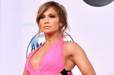 Jennifer Lopez LOS ANGELES, CA - OCTOBER 09: Jennifer Lopez attends the 2018 American Music Awards at Microsoft Theater on October 9, 2018 in Los Angeles, California. (Photo by Emma McIntyre/Getty Images For dcp)