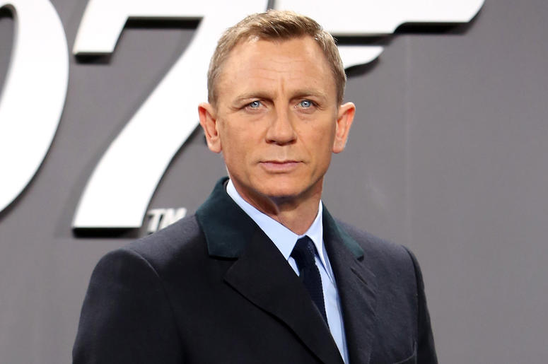 Daniel Craig BERLIN, GERMANY - OCTOBER 28: Actor Daniel Craig attends the German premiere of the new James Bond movie 'Spectre' at CineStar on October 28, 2015 in Berlin, Germany. (Photo by Adam Berry/Getty Images for Sony Pictures)