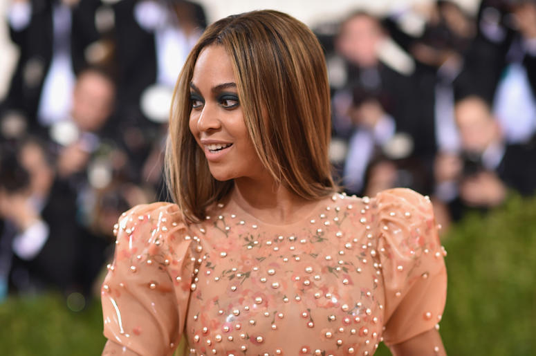 Beyoncé NEW YORK, NY - MAY 02: Beyonce attends the 'Manus x Machina: Fashion In An Age Of Technology' Costume Institute Gala at Metropolitan Museum of Art on May 2, 2016 in New York City. (Photo by Dimitrios Kambouris/Getty Images)