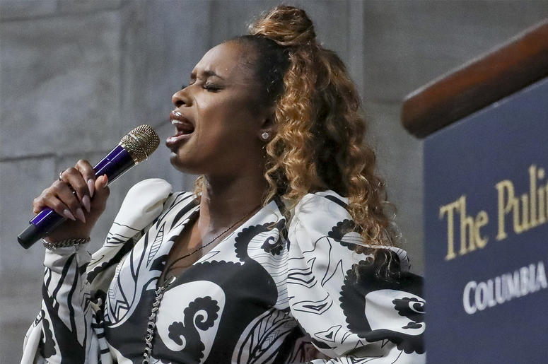 AP19148742320582 Singer Jennifer Hudson sings "Amazing Grace" in tribute to Aretha Franklin, who received a special music citation during the 2019 Pulitzer Prize winners awards luncheon at Columbia University, Tuesday May 28, 2019, in New York. (AP Photo/Bebeto Matthews)