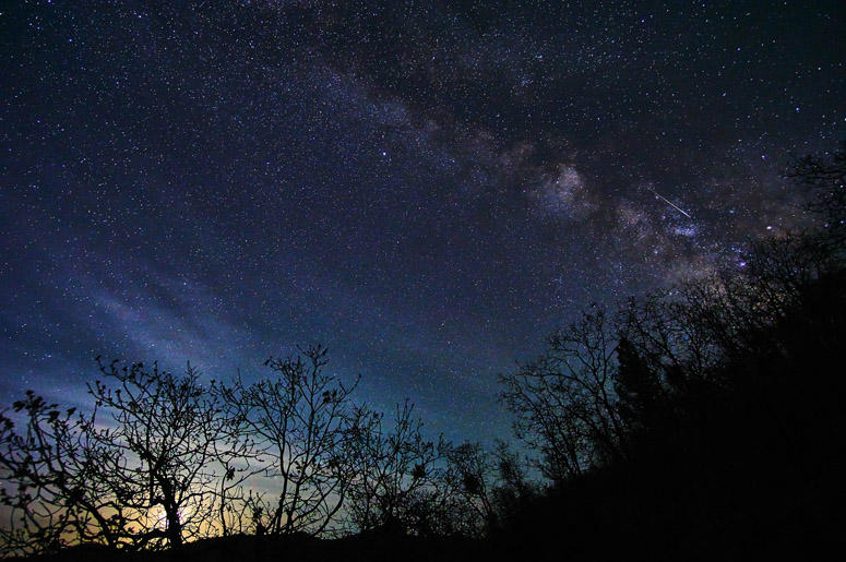Milky Way with Lyrids Meteor Shower Milky Way with Lyrids Meteor Shower