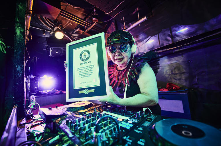 Sumiko Iwamura aka DJ Sumirock Sumiko Iwamura aka DJ Sumirock (Photo credit: Guinness World Records)