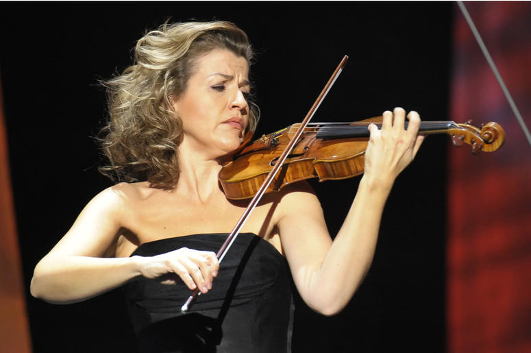 AP19044345231691 In this Thursday, Dec. 18, 2008 file photo, German violinist Anne-Sophie Mutter performs during the Jose Carreras Gala rehearsal in Leipzig, eastern Germany. American rapper and DJ Grandmaster Flash, German violinist Anne-Sophie Mutter and international m