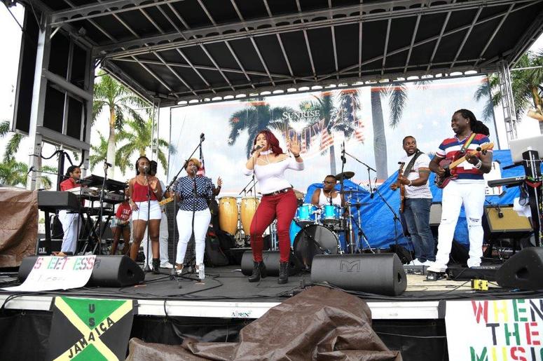 City_of_Sunrise_FL_Florida_Fourth_4th_of_July_102_7_The_Beach