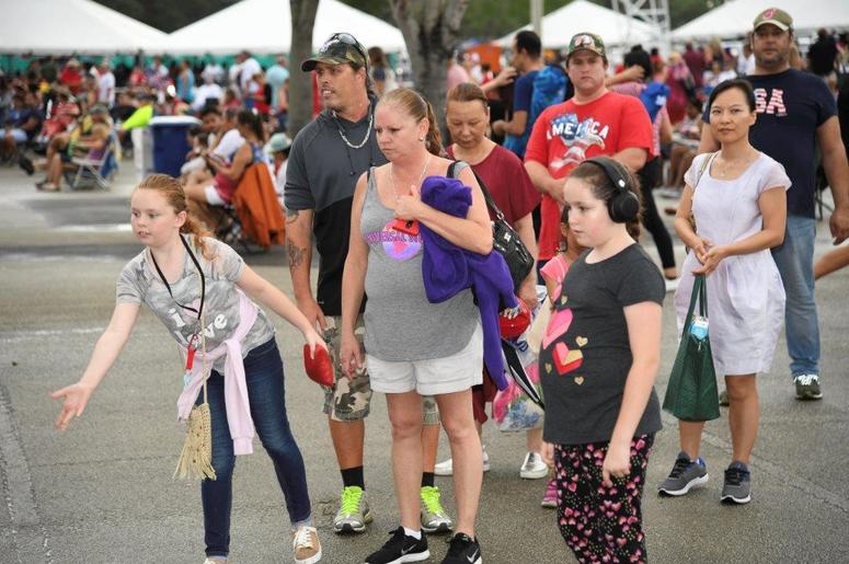City_of_Sunrise_FL_Florida_Fourth_4th_of_July_102_7_The_Beach