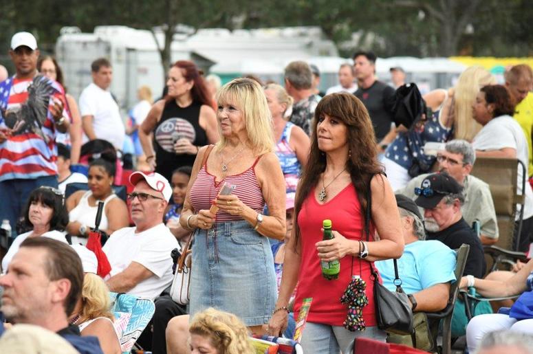 City_of_Sunrise_FL_Florida_Fourth_4th_of_July_102_7_The_Beach