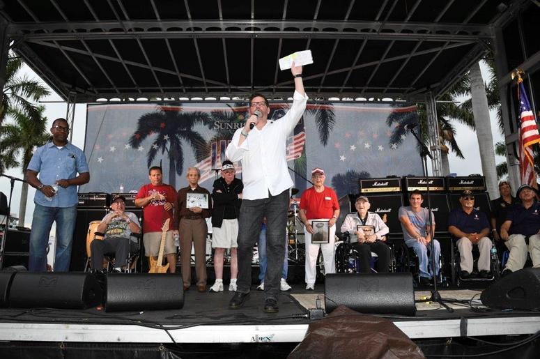 City_of_Sunrise_FL_Florida_Fourth_4th_of_July_102_7_The_Beach