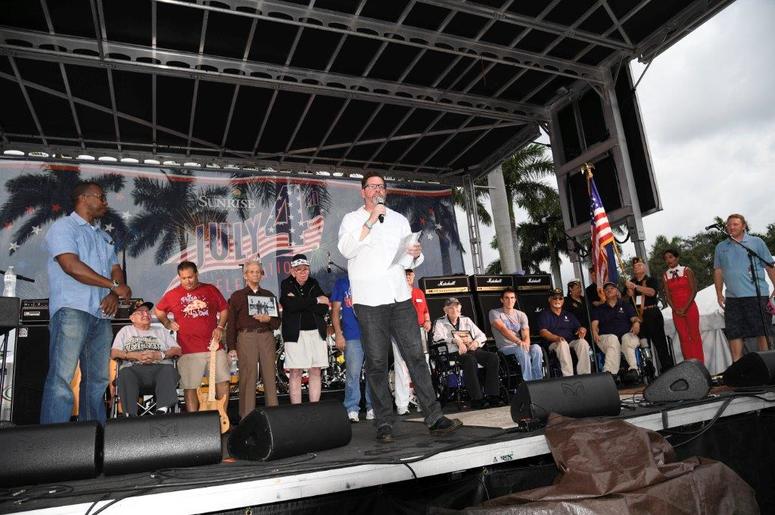 City_of_Sunrise_FL_Florida_Fourth_4th_of_July_102_7_The_Beach