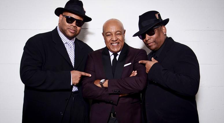 Peabo Bryson released a new album in August to relaunch Jimmy Jam & Terry Lewis' Perspective label. Peabo Bryson released a new album in August to relaunch Jimmy Jam & Terry Lewis' Perspective label.