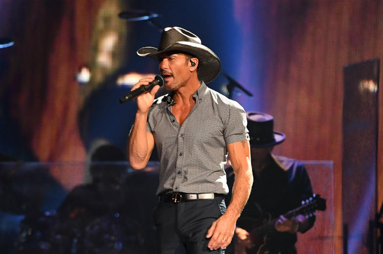 Tim McGraw performs in 2017 Tim McGraw performs in 2017